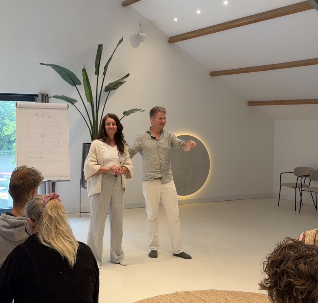 Jasper Scholten faciliteert Daar Ben Je Weer bij Avalon in Schoorl